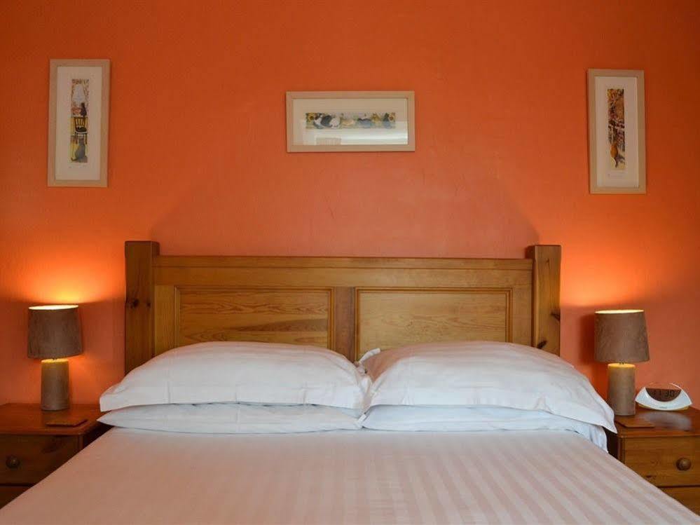 Ashleigh House Bed & Breakfast วินเดอร์เมียร์ ภายนอก รูปภาพ