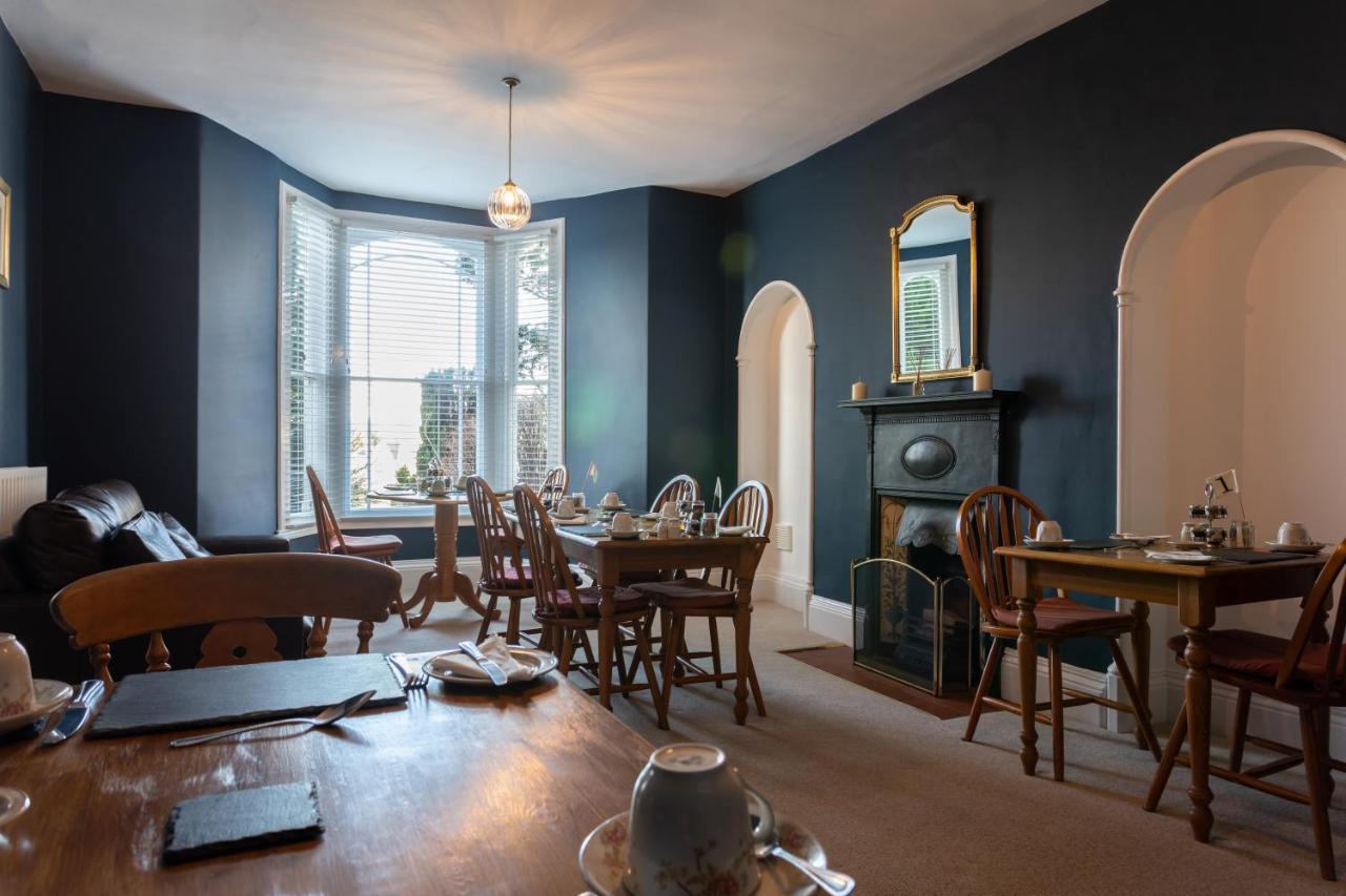 Ashleigh House Bed & Breakfast วินเดอร์เมียร์ ภายนอก รูปภาพ
